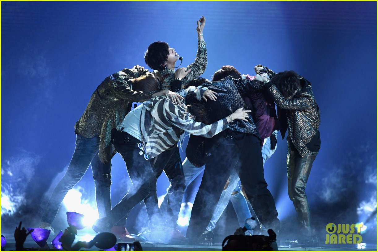 BTS' Billboard Music Awards 2018 Performance Video - Watch Now!