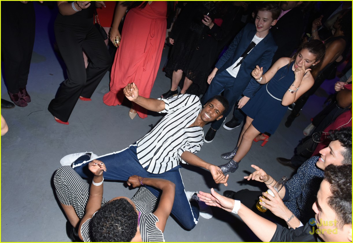 'Alexa & Katie's Isabel May & Emery Kelly Partied With The 'On My Block' Cast at Netflix's FYSee Party