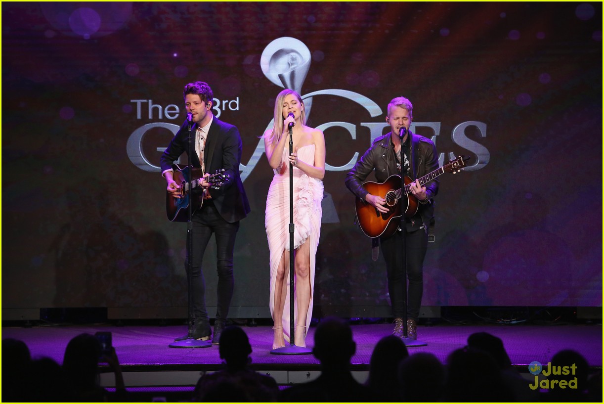 Kelsea Ballerini & Husband Morgan Evans Couple Up For Gracie Awards 2018