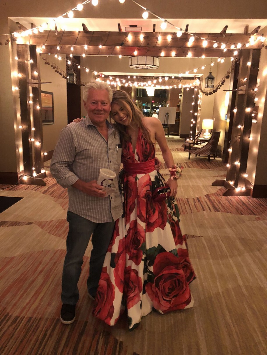 Kerri Medders Went To Prom With Fan Given Daum & Had The Time of Her Life!