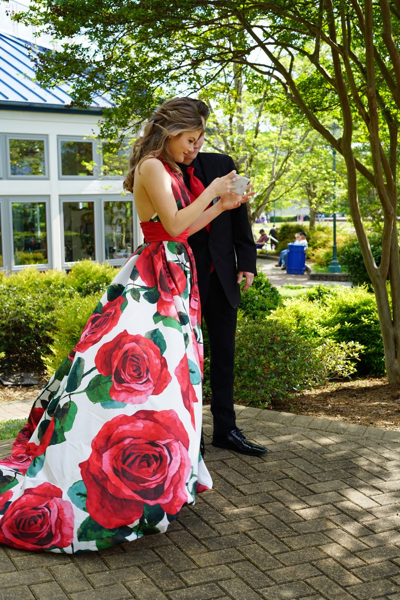 Kerri Medders Went To Prom With Fan Given Daum & Had The Time of Her Life!