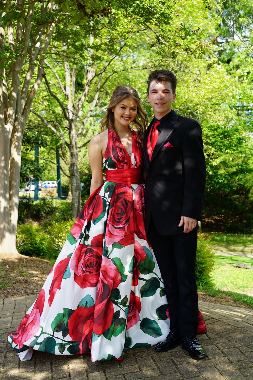 Kerri Medders Went To Prom With Fan Given Daum & Had The Time of Her Life!