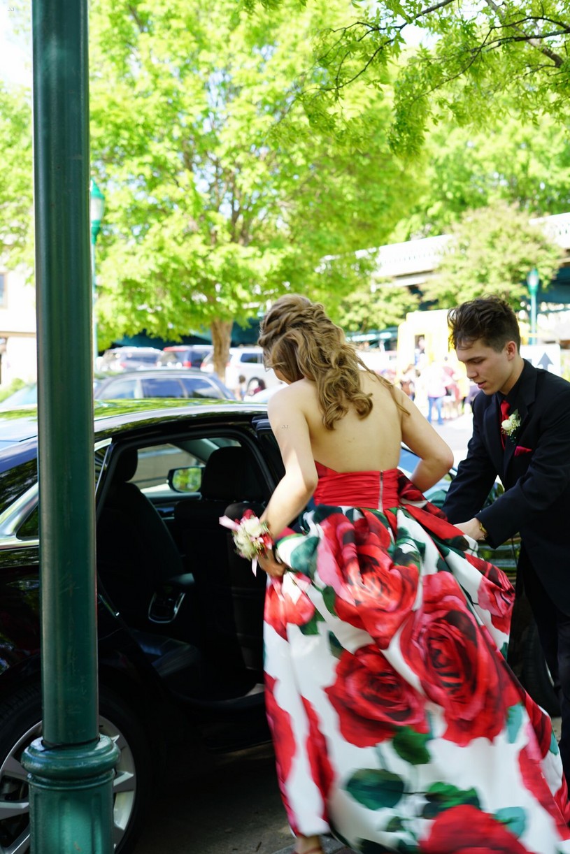 Kerri Medders Went To Prom With Fan Given Daum & Had The Time of Her Life!