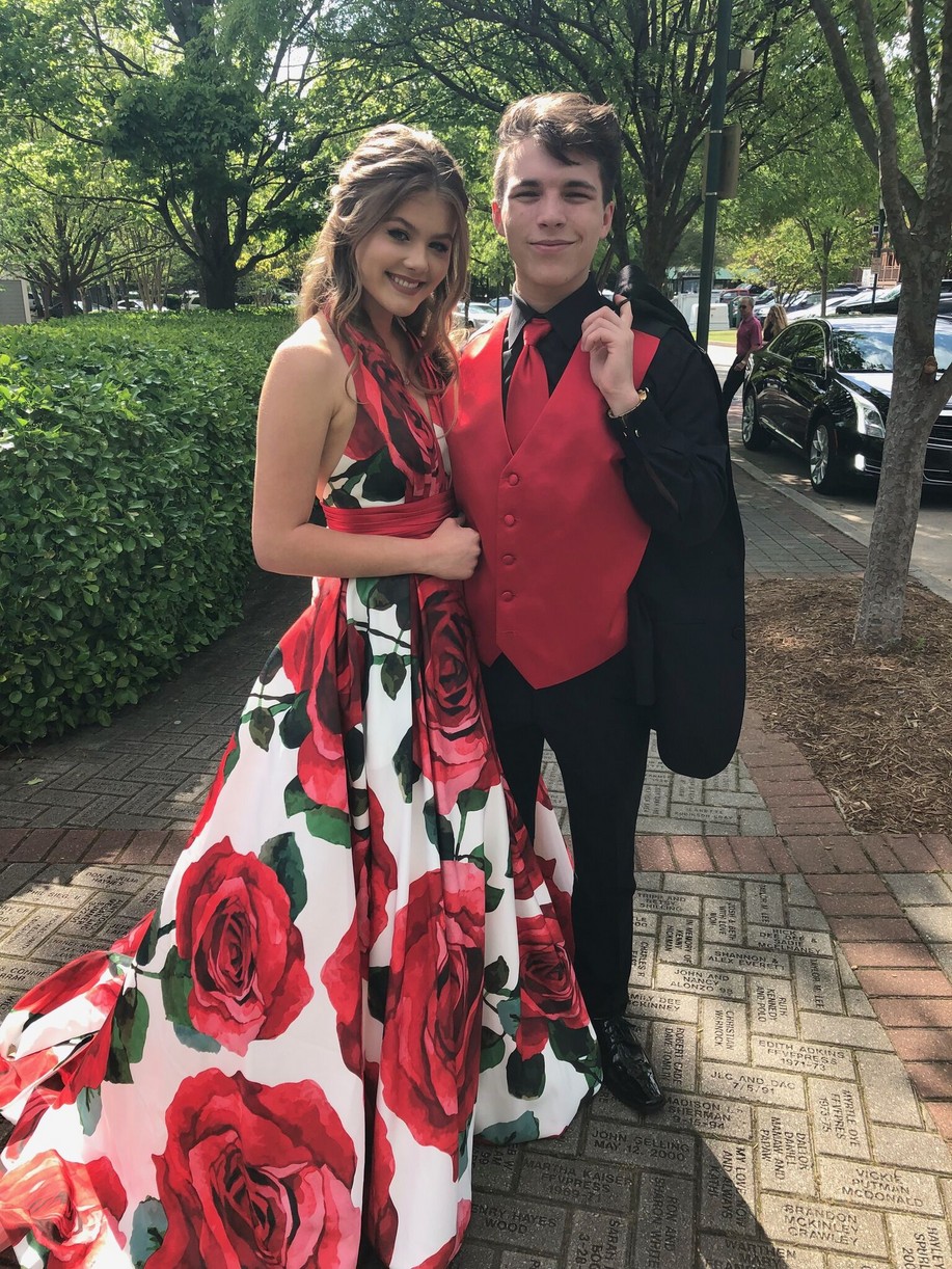 Kerri Medders Went To Prom With Fan Given Daum & Had The Time of Her Life!