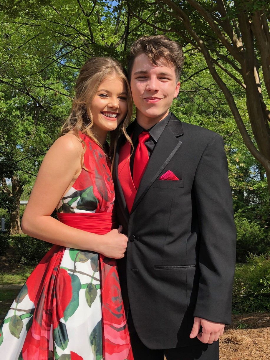 Kerri Medders Went To Prom With Fan Given Daum & Had The Time of Her Life!