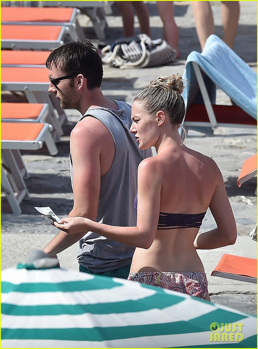 Matthew Lewis (aka Neville Longbottom) Hits the Beach Before His Wedding!