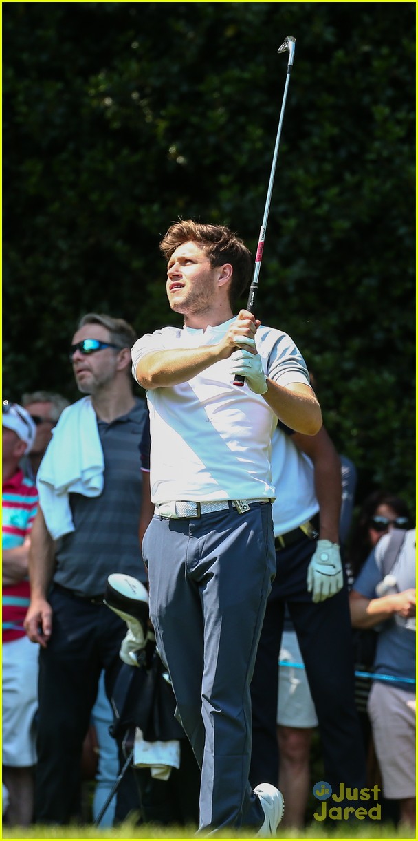 Niall Horan Got A Goodie Bag From A Baby On His 10-Hour Flight