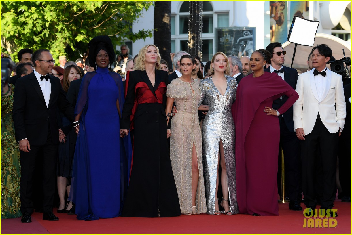Kristen Stewart Glams Up for Final Cannes Red Carpet