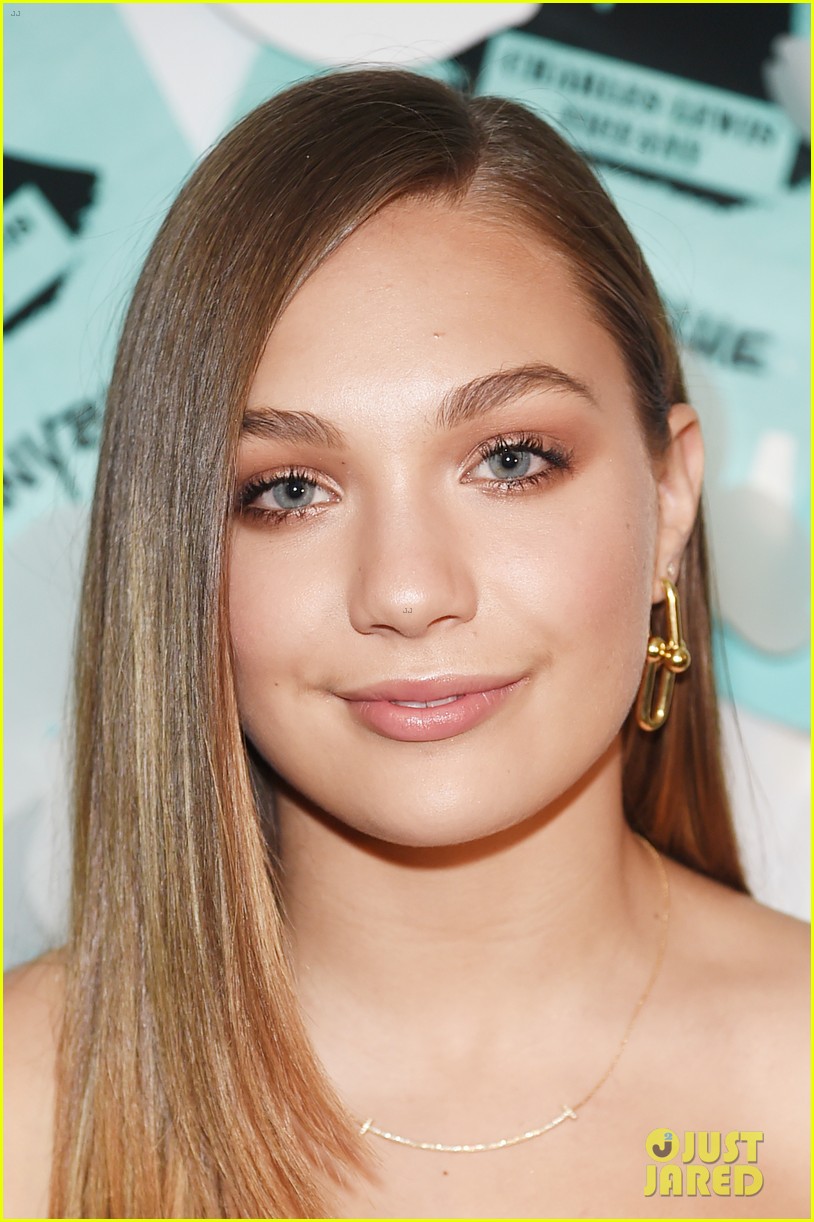 Elle Fanning Joins Zendaya, Yara Shahidi, & More at Tiffany & Co.'s Paper Flowers Launch