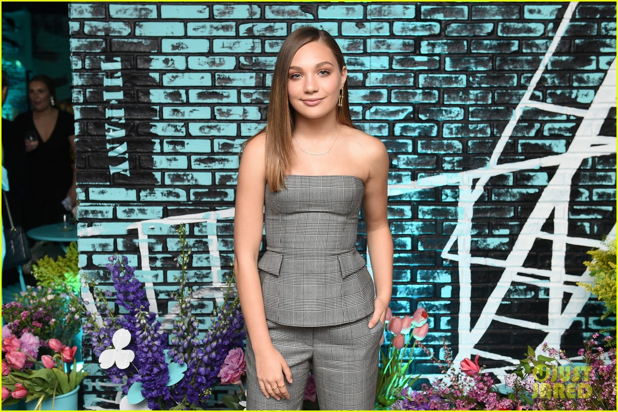 Elle Fanning Joins Zendaya, Yara Shahidi, & More at Tiffany & Co.'s Paper Flowers Launch