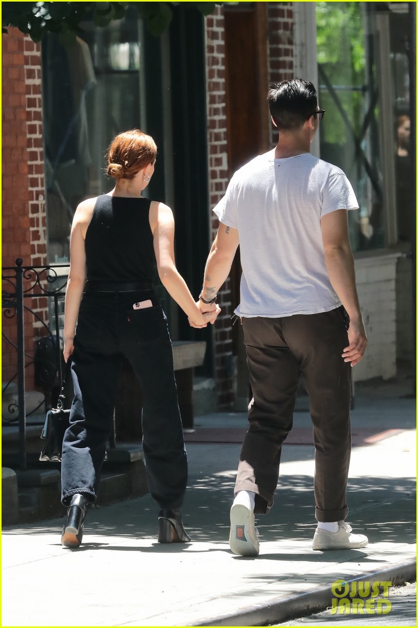 Zoey Deutch & Boyfriend Dylan Hayes Are Such a Cute Couple!