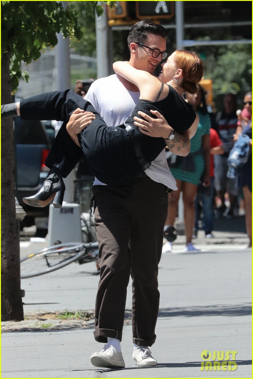 Zoey Deutch & Boyfriend Dylan Hayes Are Such a Cute Couple!