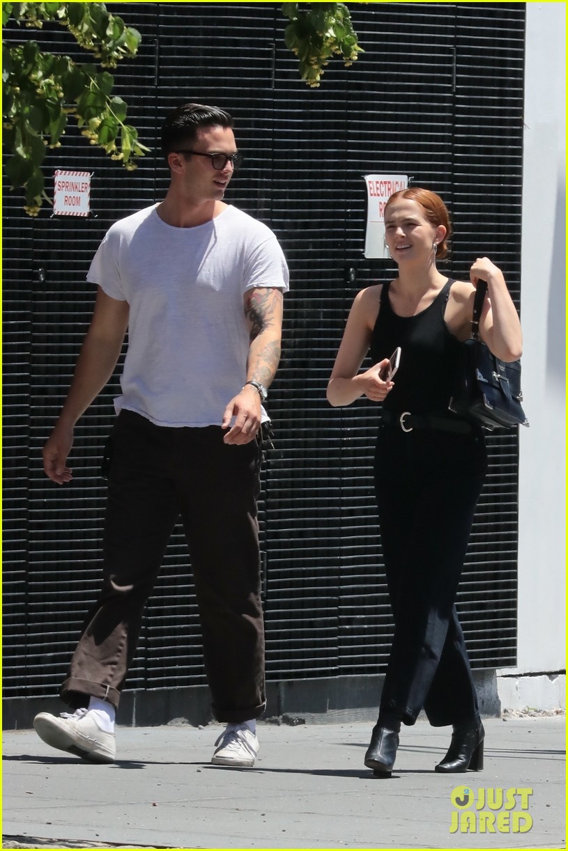 Zoey Deutch & Boyfriend Dylan Hayes Are Such a Cute Couple!