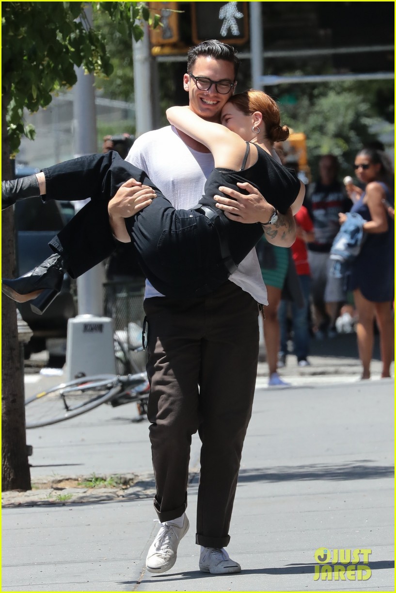 Zoey Deutch & Boyfriend Dylan Hayes Are Such a Cute Couple!