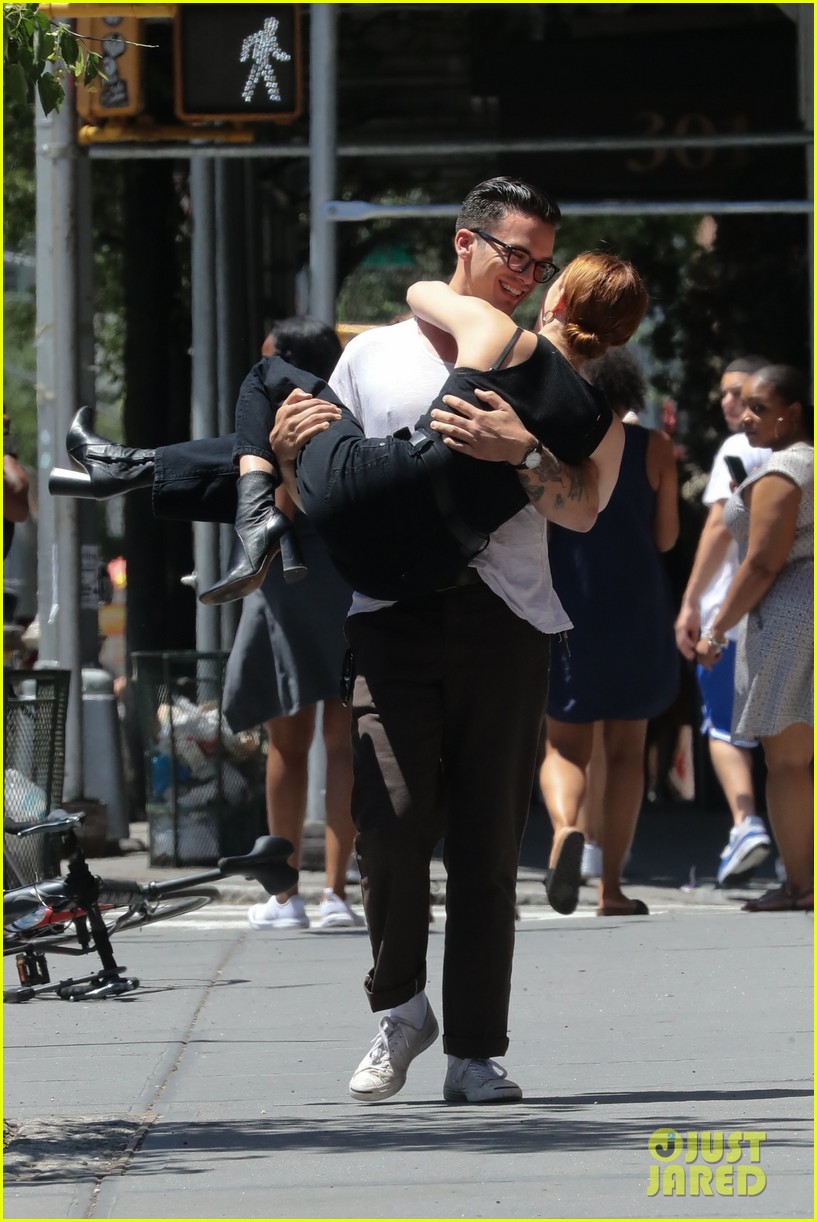 Zoey Deutch & Boyfriend Dylan Hayes Are Such a Cute Couple!