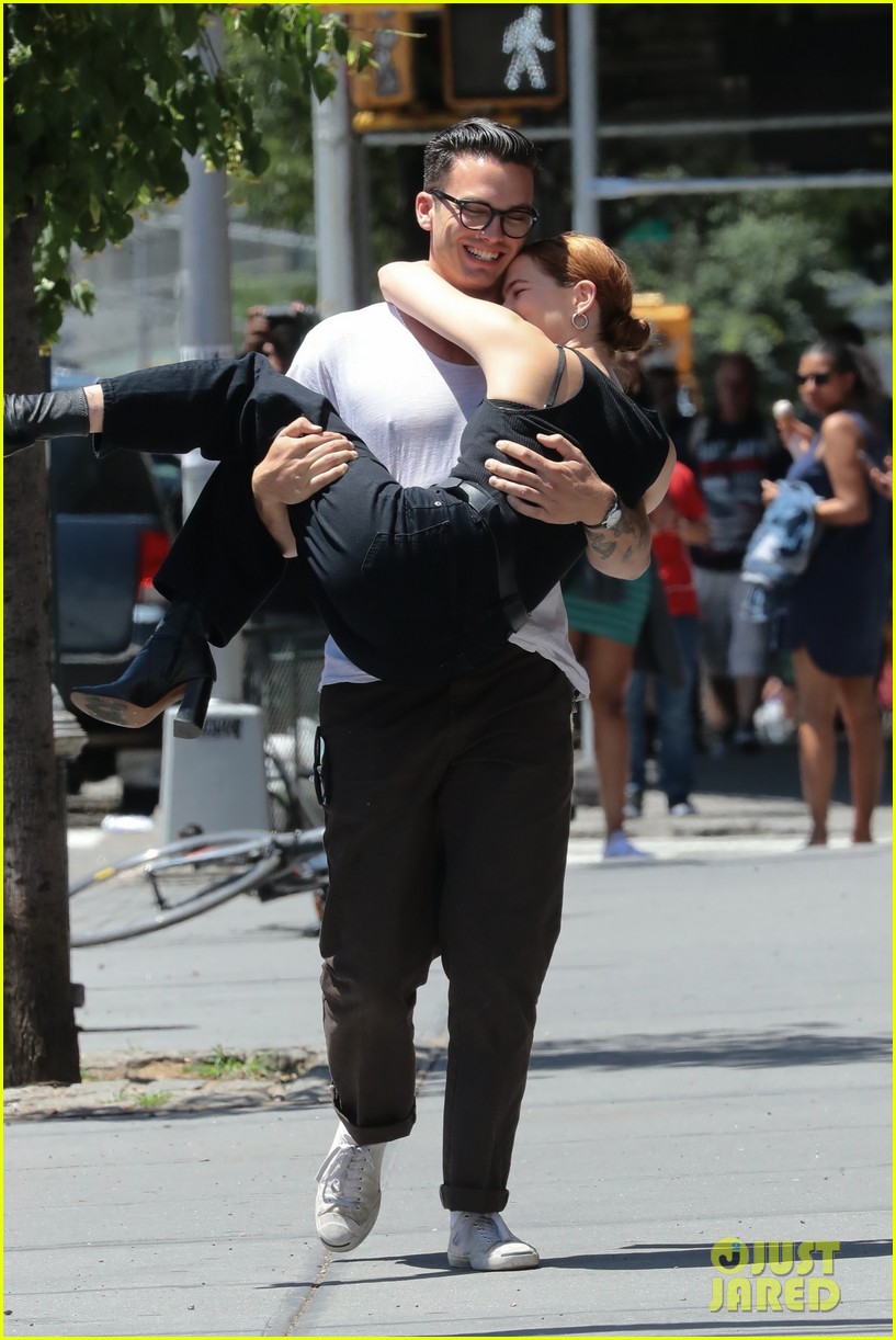Zoey Deutch & Boyfriend Dylan Hayes Are Such a Cute Couple!