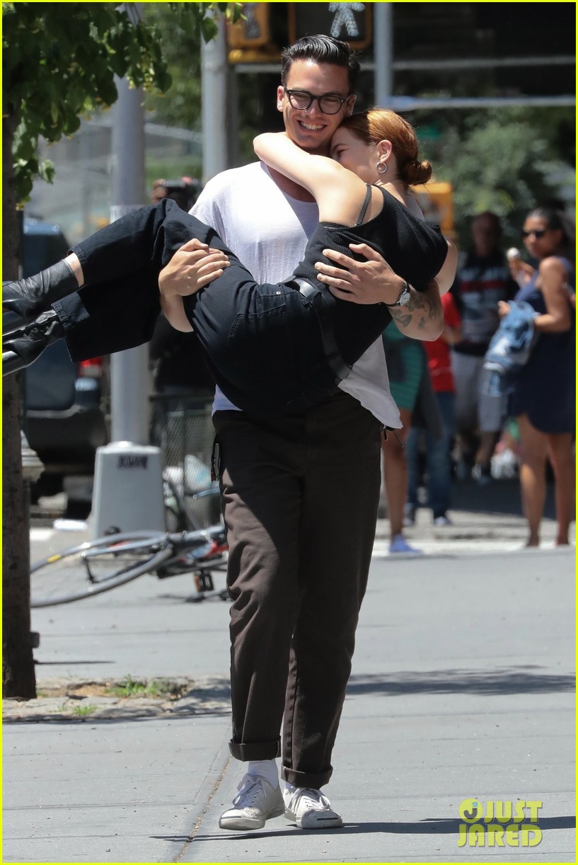 Zoey Deutch & Boyfriend Dylan Hayes Are Such a Cute Couple!