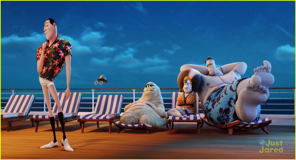 Mavis & Johnny Make The Sandcastle of Our Dreams In 'Hotel Transylvania 3' New Pics