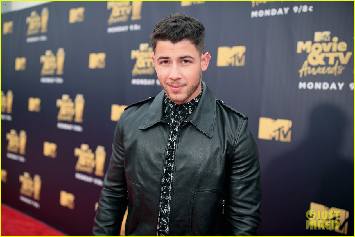 Nick Jonas Walks Carpet Before Performing at MTV Movie & TV Awards 2018!