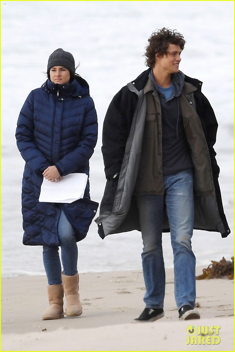 Shailene Woodley & Iain Armitage Paddle a Canoe for 'Big Little Lies'