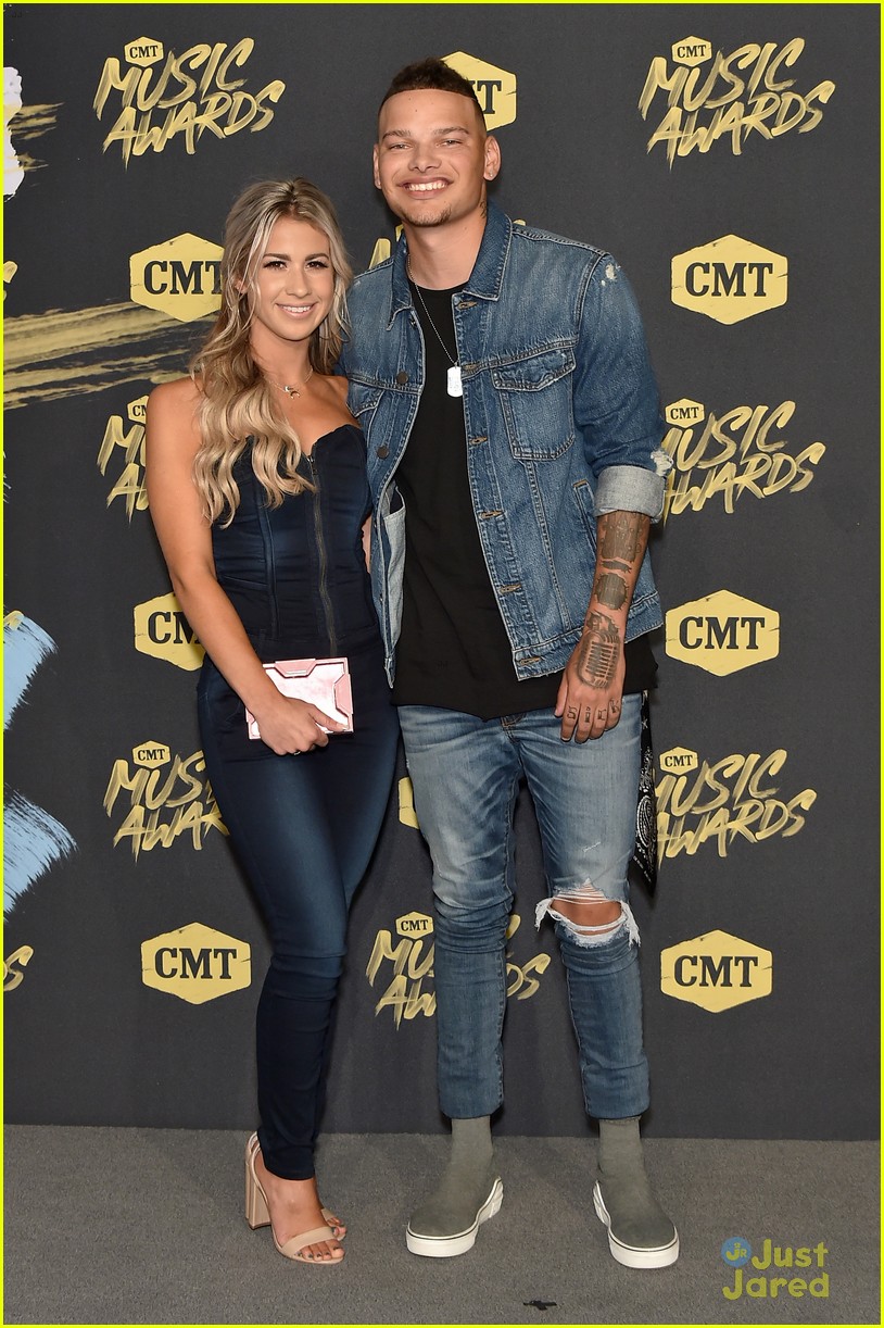 Lauren Alaina Brings Boyfriend Alex Hopkins To CMT Music Awards 2018
