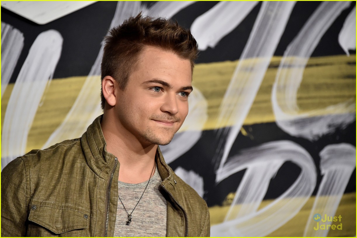 Lauren Alaina Brings Boyfriend Alex Hopkins To CMT Music Awards 2018