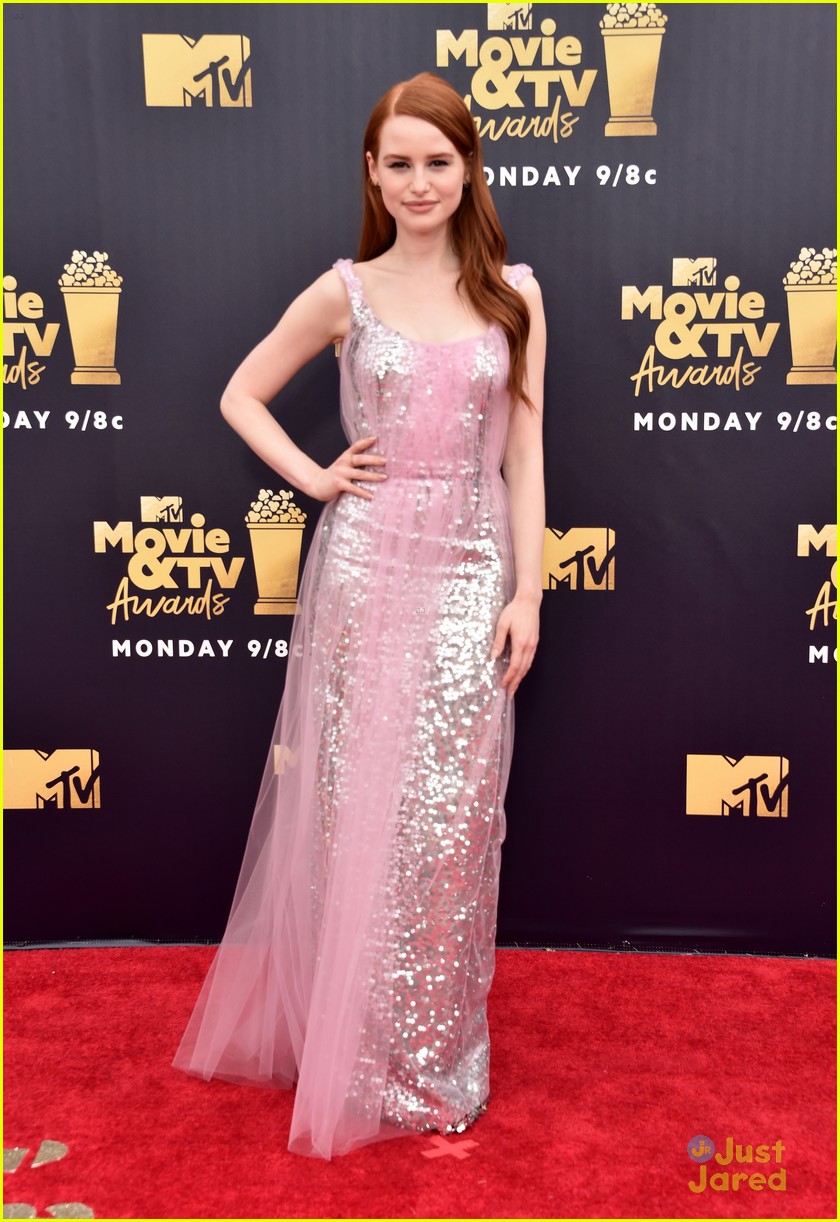Lili Reinhart Saved Madelaine Petsch From a Wardrobe Malfunction at the MTV Movie & TV Awards