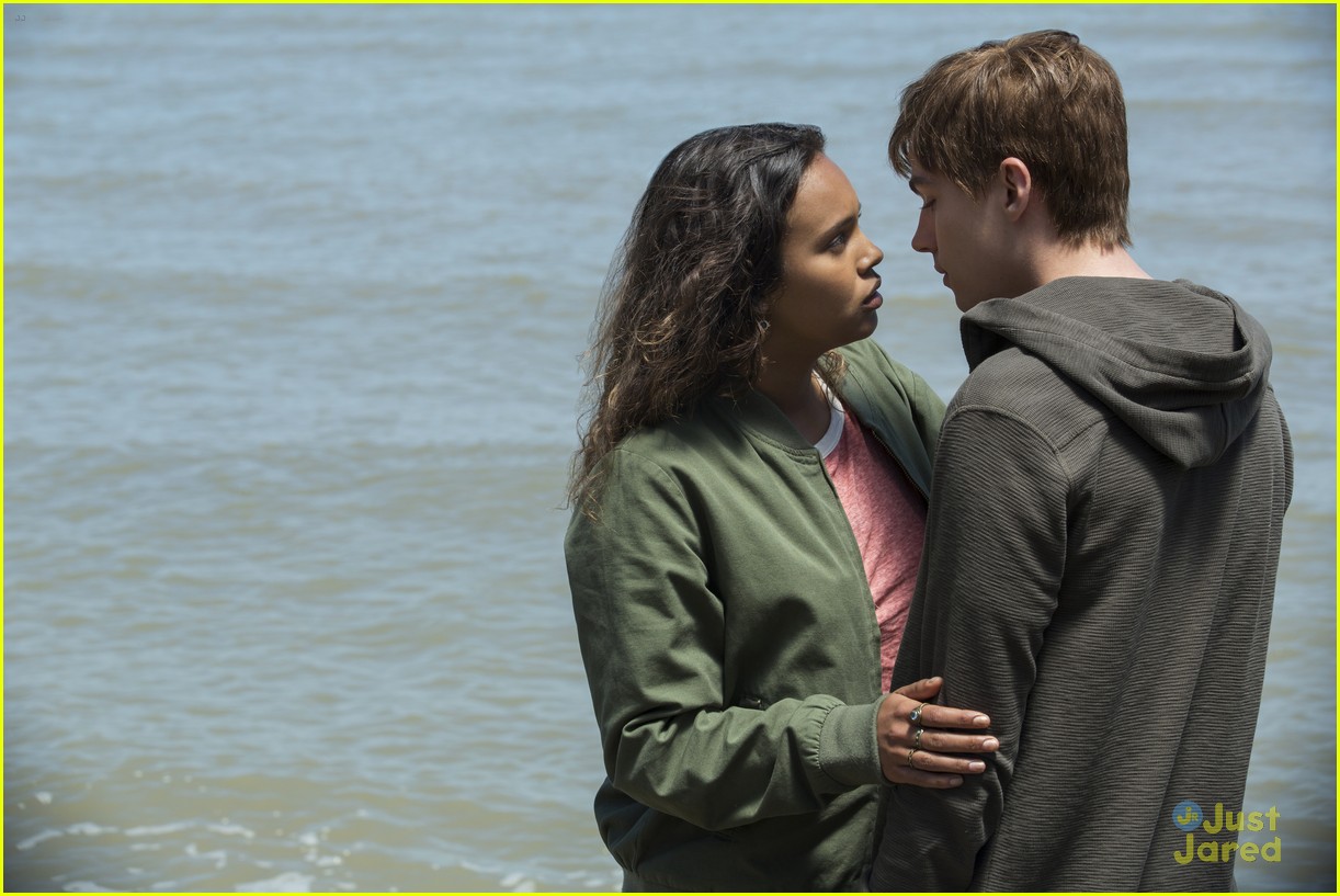 Miles Heizer Opens Up About The Alex, Jessica & Justin Love Triangle on '13 Reasons Why'