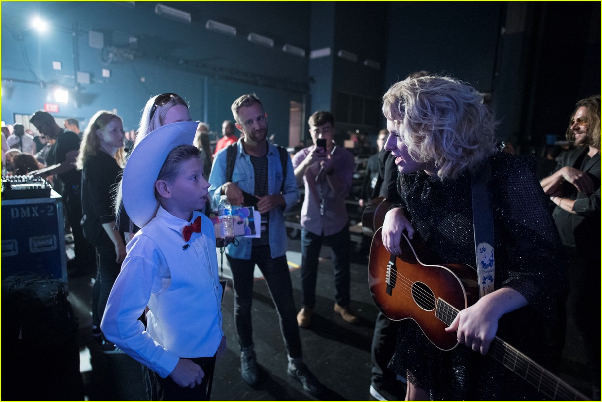 Backstage at the Radio Disney Music Awards 2018 - See the Moments You Missed on TV!
