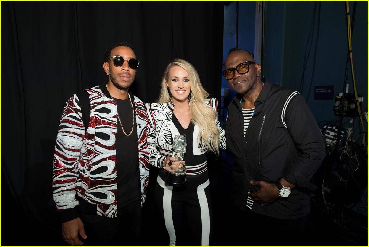 Backstage at the Radio Disney Music Awards 2018 - See the Moments You Missed on TV!