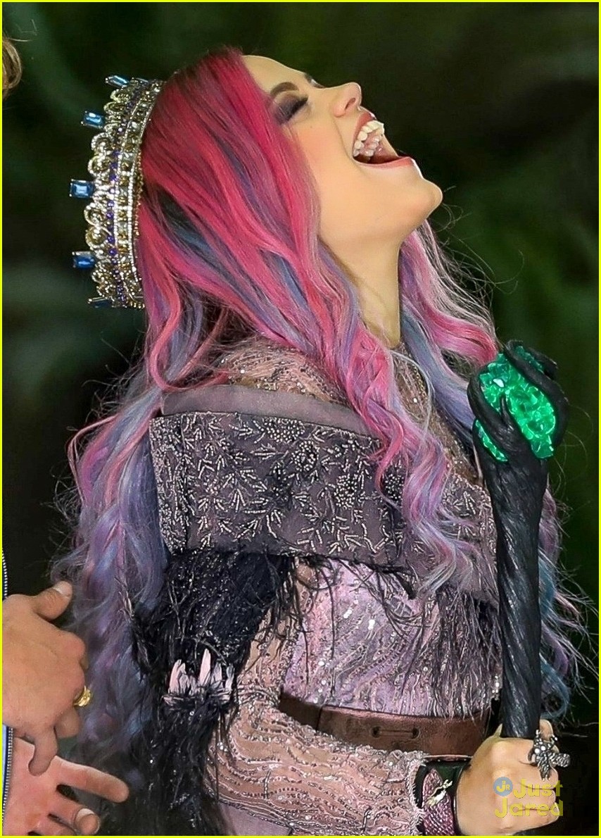 Sarah Jeffery & Jedidah Goodacre Film New Scenes For 'Descendants 3'