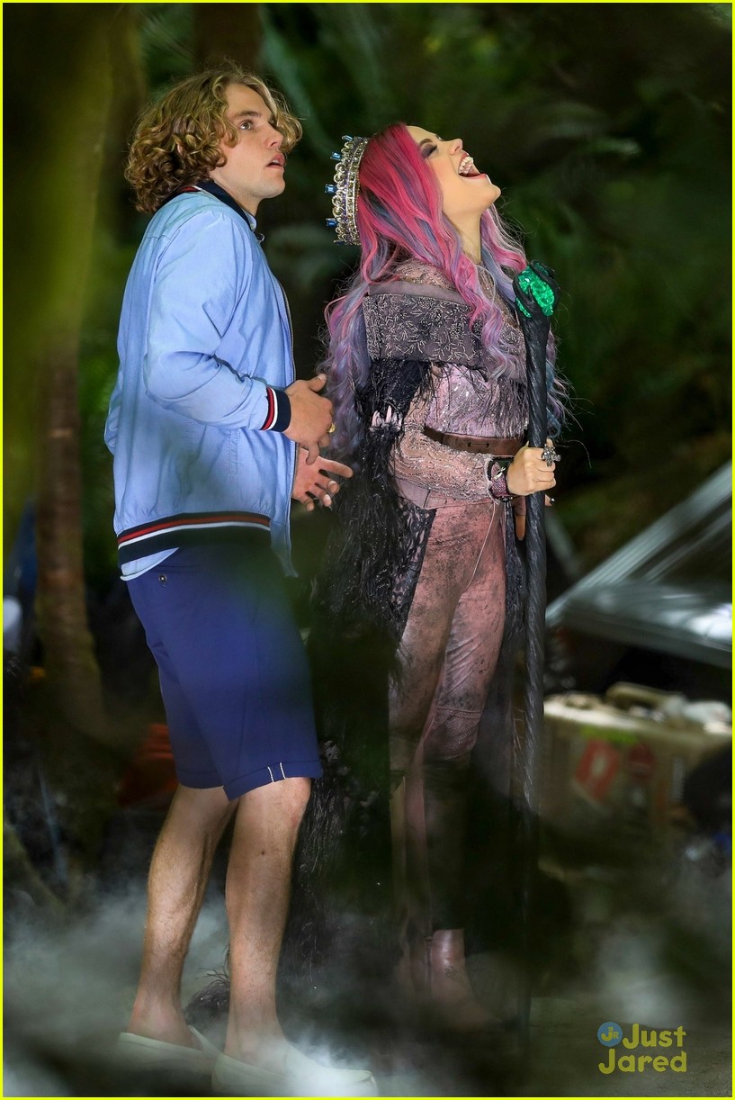 Sarah Jeffery & Jedidah Goodacre Film New Scenes For 'Descendants 3'