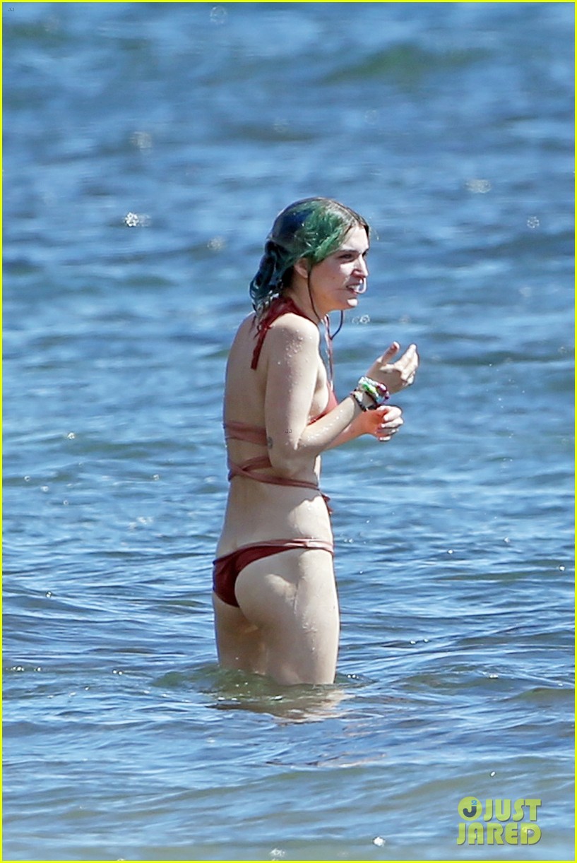 Bella Thorne Wears a 'Filthy AF' Bikini in Hawaii