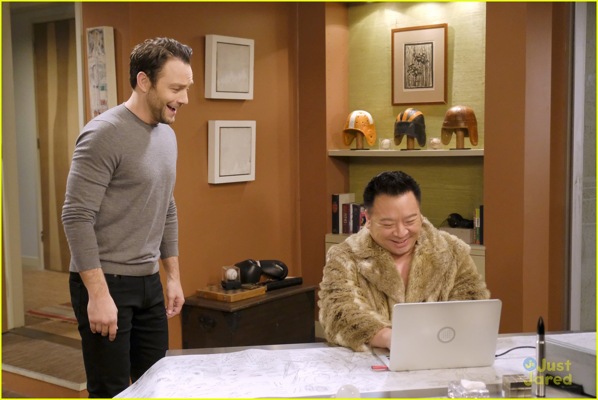 'Young & Hungry' Returns Tonight & JJJ's Got All The Sneak Peeks Here!