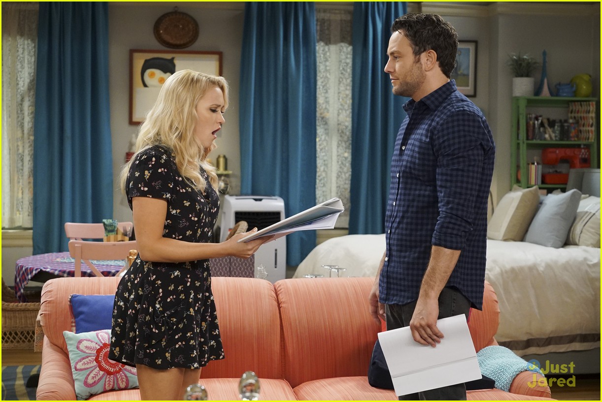 'Young & Hungry' Returns Tonight & JJJ's Got All The Sneak Peeks Here!