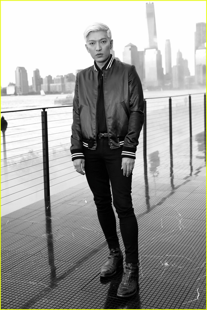 Tommy Dorfman & Charlie Heaton Look Sharp at Saint Laurent Meanswear 2019 Show in NYC!