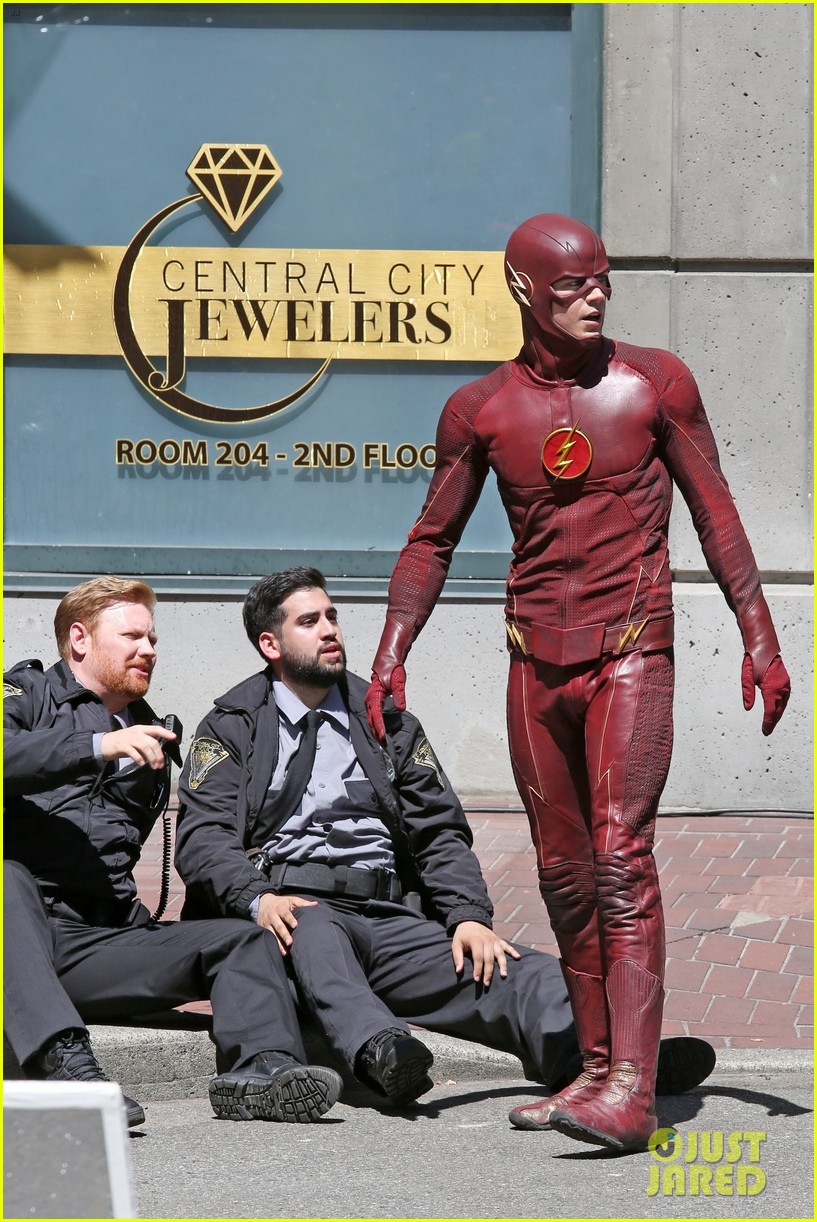 Grant Gustin Springs Into Action on 'The Flash' Set!