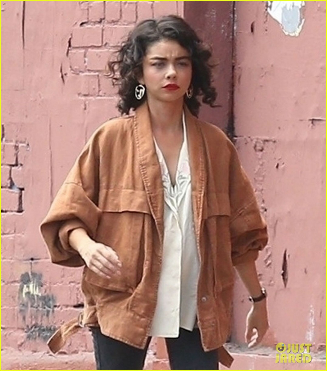 Sarah Hyland Was Surprised to See These Pics So Quickly!