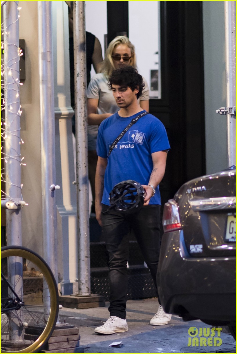 Joe Jonas & Sophie Turner Ride Their Bikes Home After Getting Tattoos!