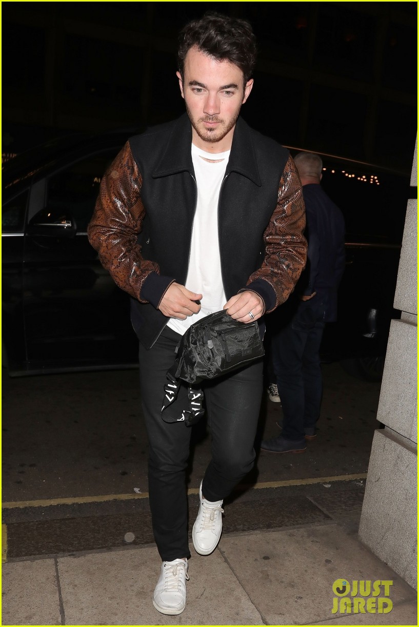 Nick & Joe Jonas Have a Double Date Night in London for Priyanka Chopra's Birthday!