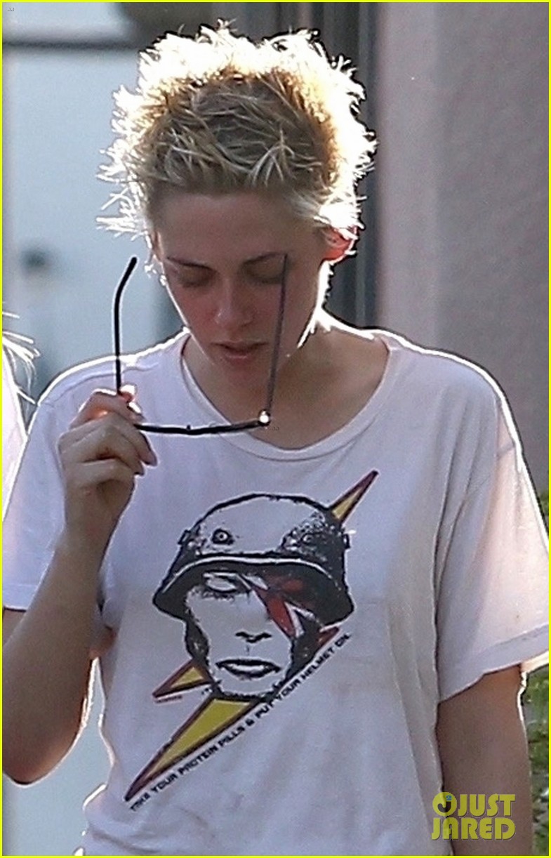 Kristen Stewart & Stella Maxwell Dress In White For Lunch with Friends