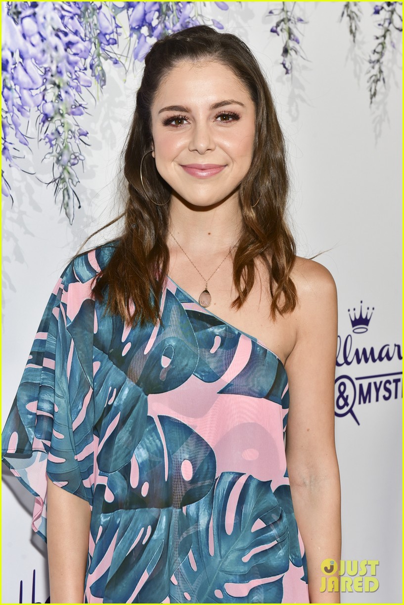Bailee Madison's 'The Good Witch' Renewed For Season 5!