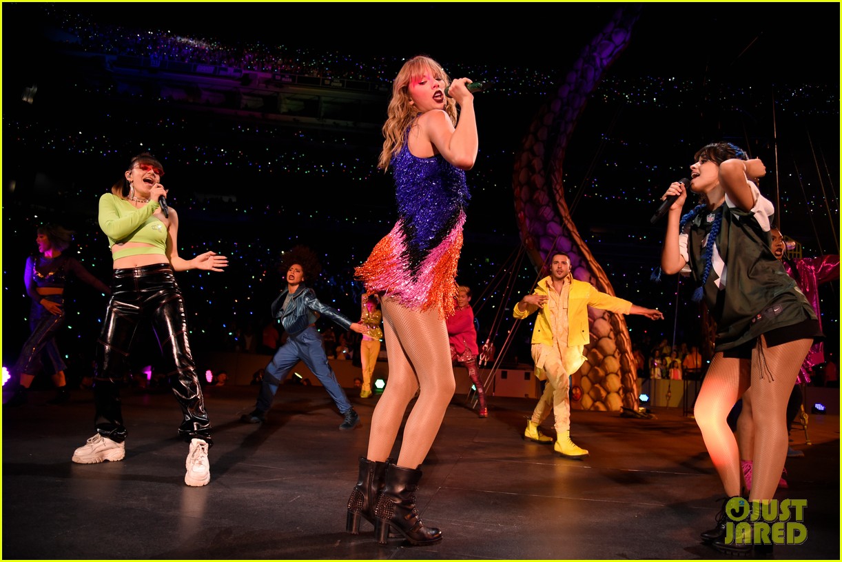 Taylor Swift Debuts a New Tour Costume in N.J.