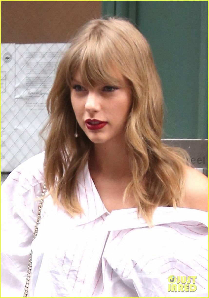 Taylor Swift Says 'Gomez or Go Home' to Celebrate Selena Gomez's Birthday