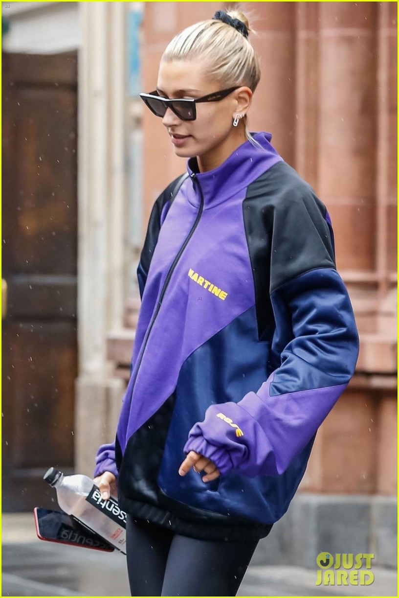 Justin Bieber & Hailey Baldwin Couple Up For Afternoon Milkshakes