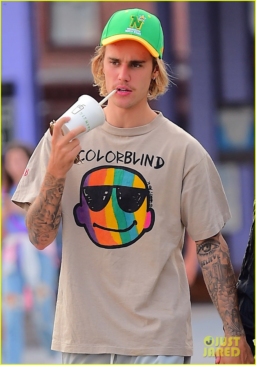 Justin Bieber & Hailey Baldwin Couple Up For Afternoon Milkshakes