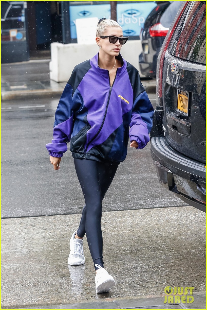 Justin Bieber & Hailey Baldwin Couple Up For Afternoon Milkshakes