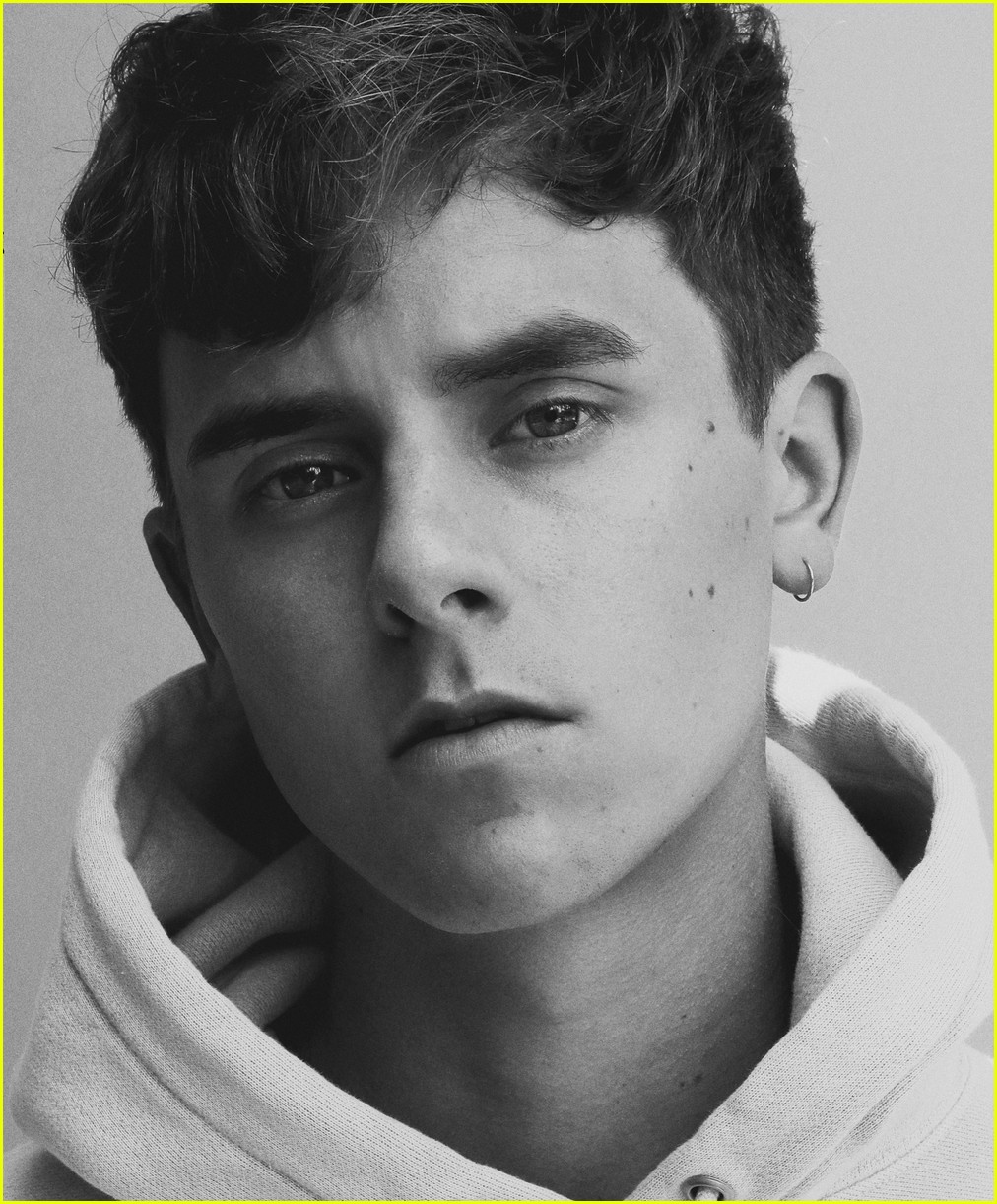 Connor Franta Gives Advice on How to Find Your Social Media Aesthetic