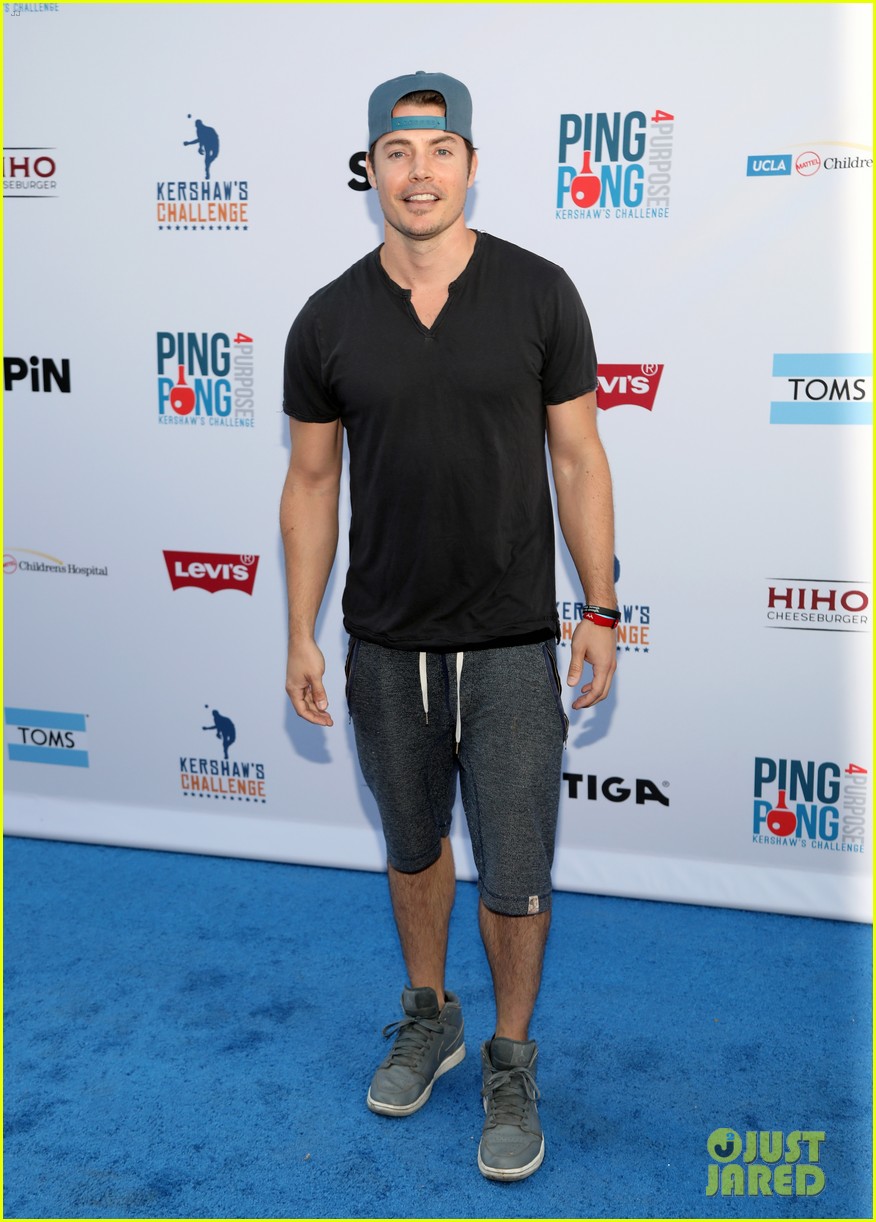 Sarah Hyland & Wells Adams Play Ping Pong for a Good Cause!