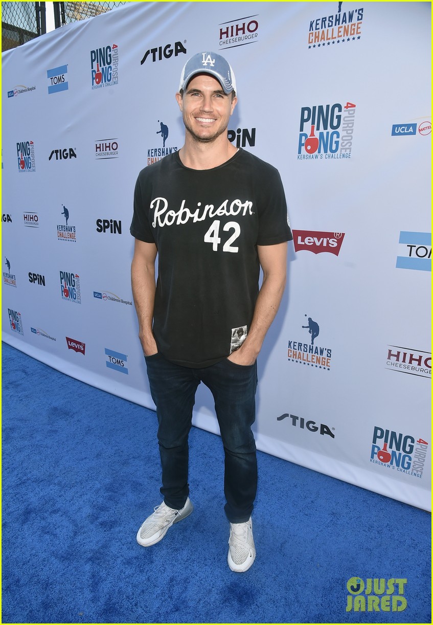 Sarah Hyland & Wells Adams Play Ping Pong for a Good Cause!